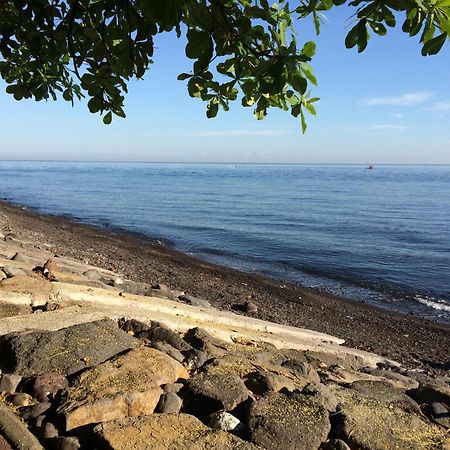 Bali Segara Lestari Oceanfront Villas Tejakula Exteriör bild